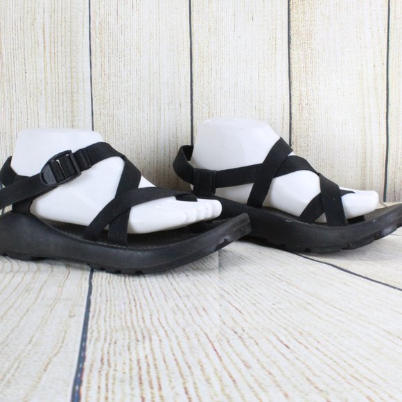 CHACO Z/Cloud Classic Toe Hug Sport Sandals Size 9